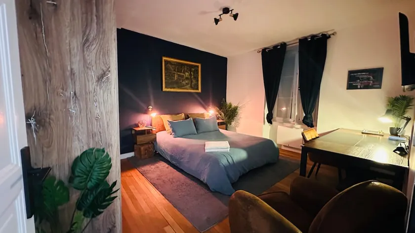 Spacious home in the heart of the city - Image 1
