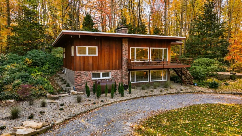 Ledge House Vintage Retreat | Hot Tub & Fire Pit - Image 1