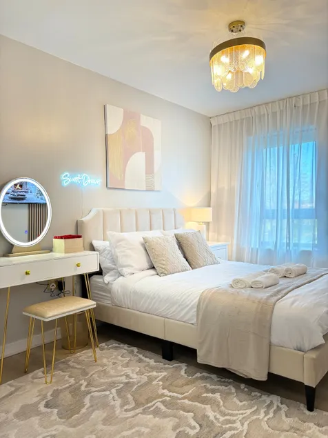 City Centre | Jacuzzi | Free Parking | Sleeps 6 - Image 1