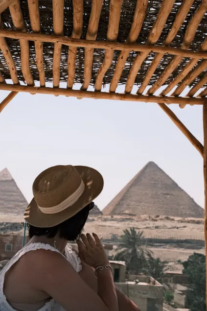 Artistic Home 5Min Walk Pyramids with Rooftop View - Image 1