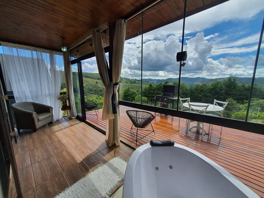 Chalet 1 with hydro, view and hot/cold split - Image 1