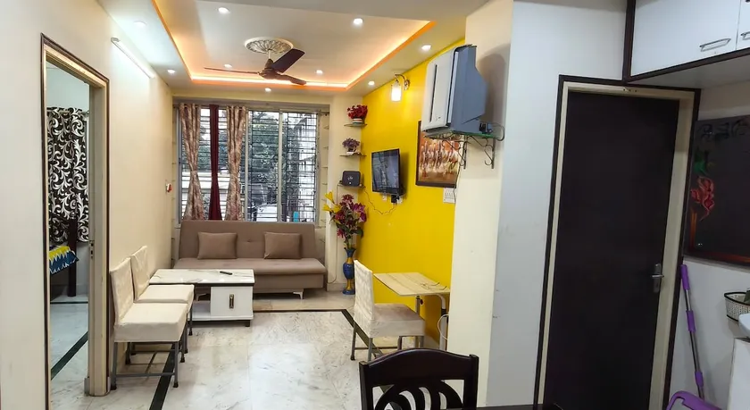 Homely Stay - Image 1