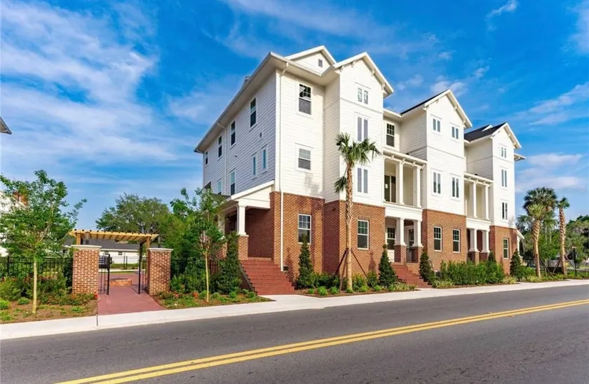 Watula on the Square - Luxury Downtown Retreat - Image 1