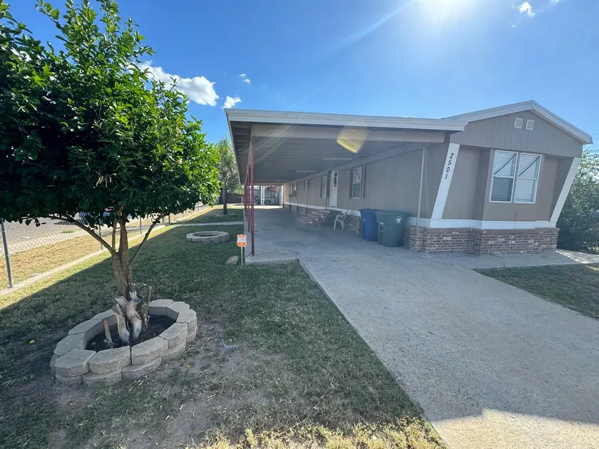 Cozy home with LOTS OF SHADE! - Image 1