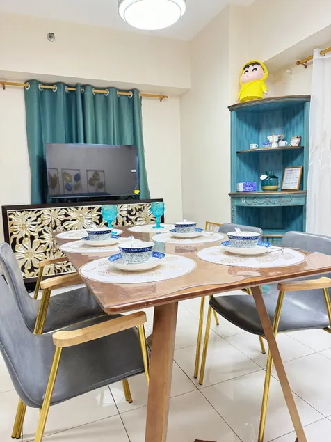 Manila Bay Three-Bedroom Apartment - Image 1