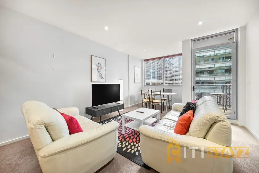 Pretty Penthouse - Close to ANU - Image 1