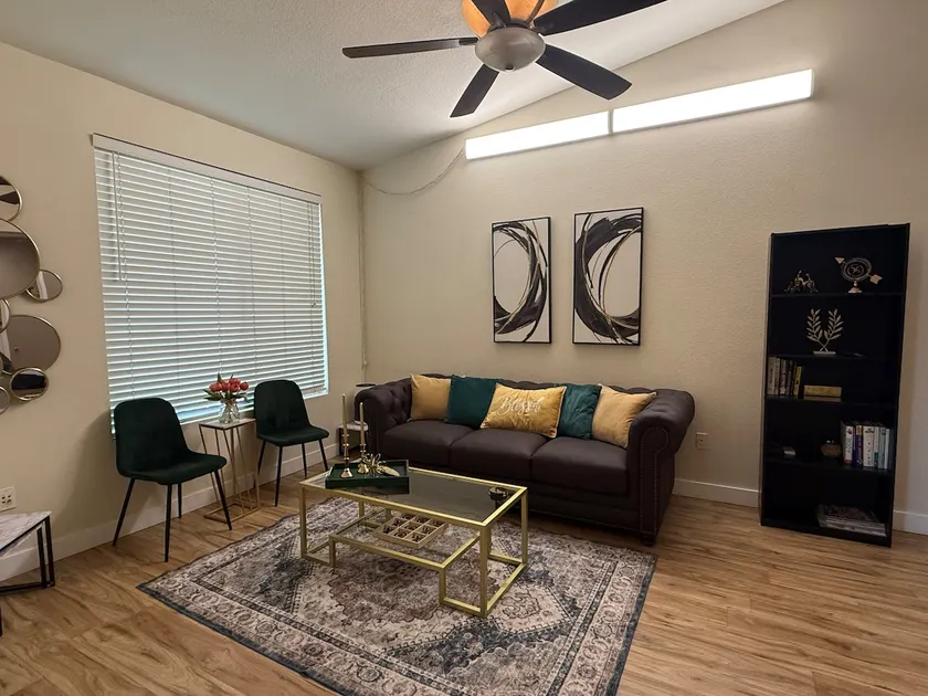 Great Amenities, Pool, Sauna Gym - Image 1