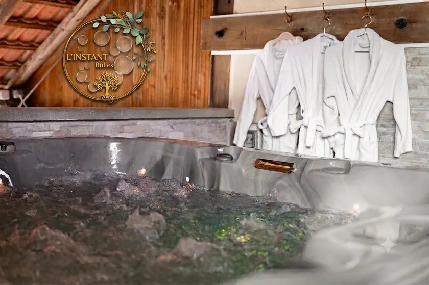 Guesthouse (hot tub / sauna) - Image 1