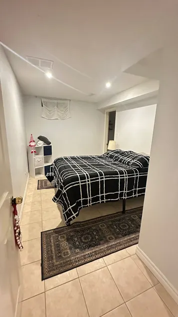 Cozy Stay Near Toronto Airport! - Image 1