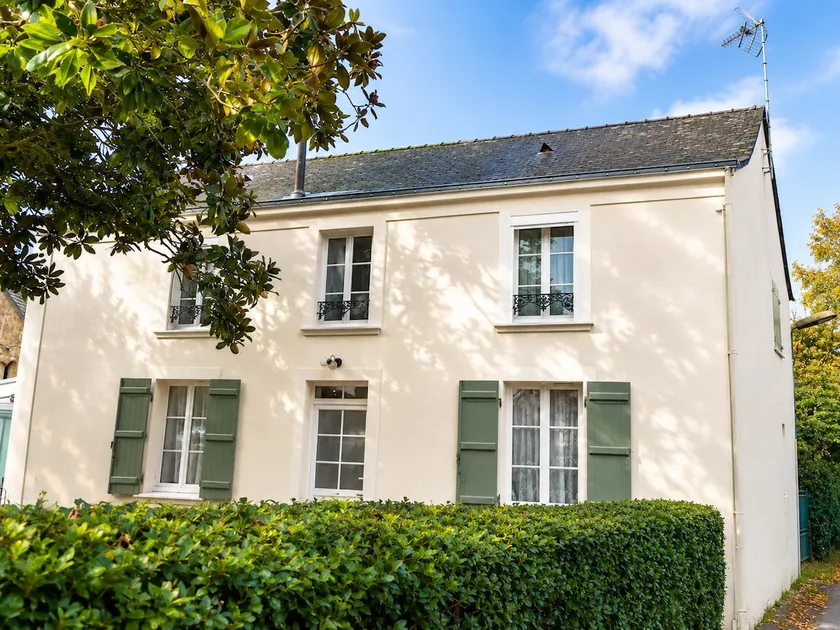 Charming house • 4 single bedrooms - Image 1