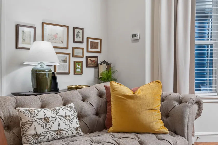 Boutique Chic | Downtown | Parking | WEC & Springs - Image 1