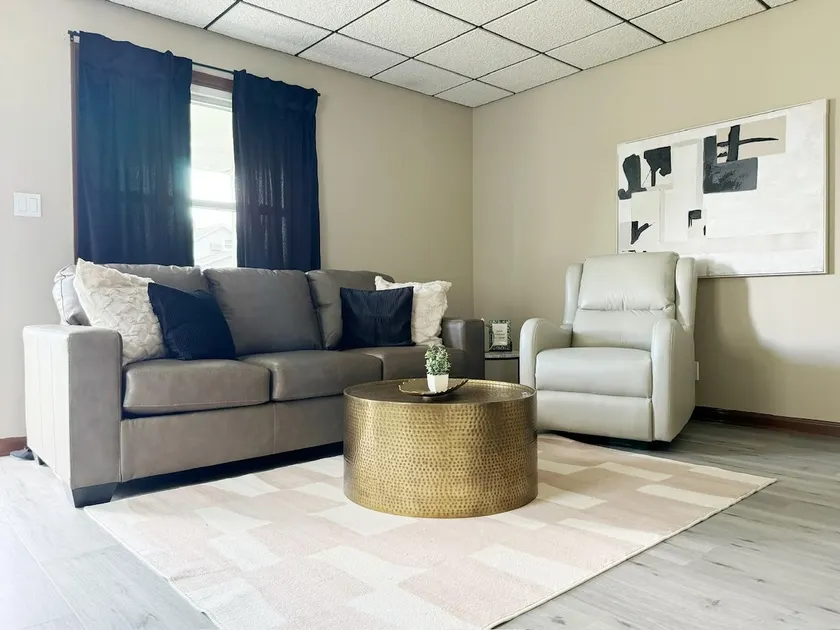 Parkland Home | KING 2BD/1BA Townhome in Ev - Image 1