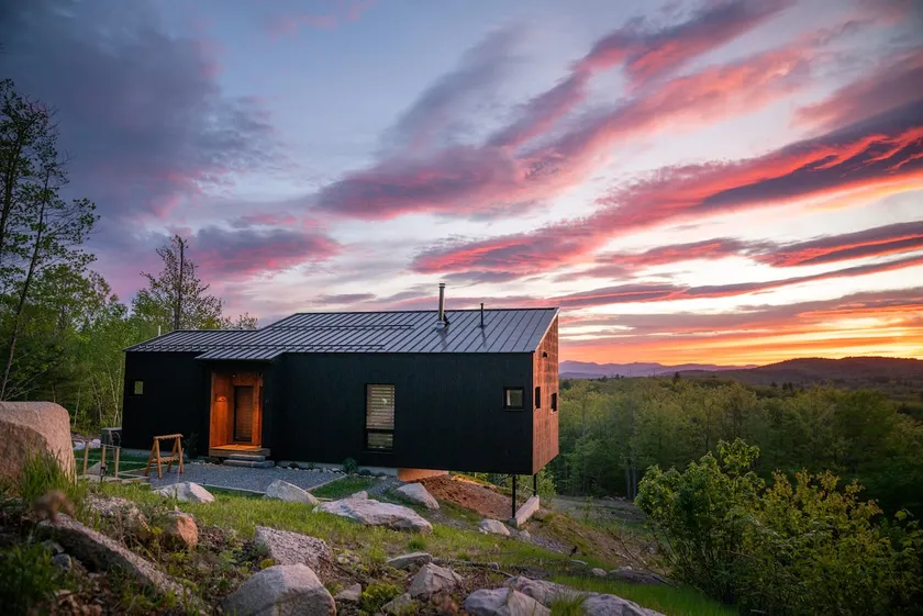 Modern Cabin: View, Hot Tub, 10 min Walk to Lake - Image 1