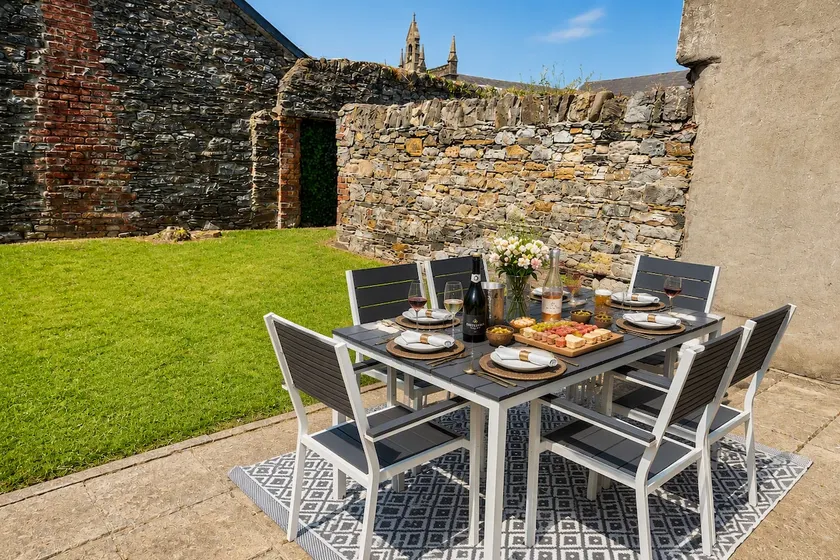 Family Heritage Home | Garden | Close to Golf Club - Image 1