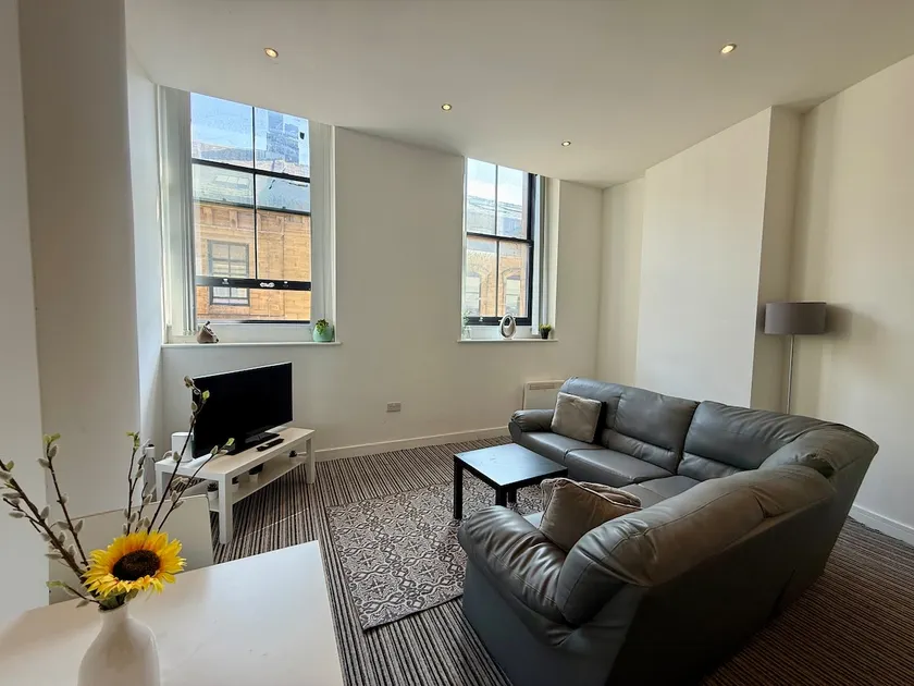 Bradford: City-Centric 1BR Apartment - Image 1