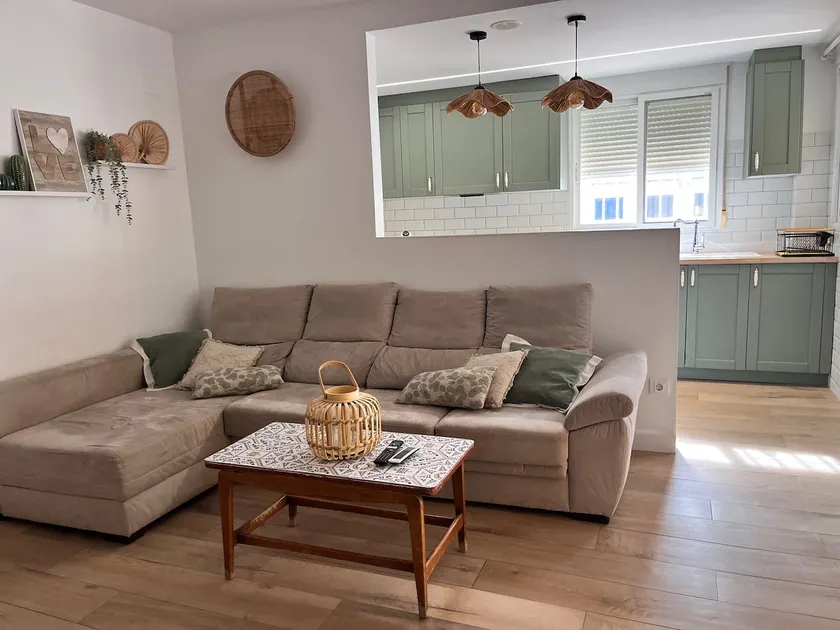 1 Apartment with pool and beach - Image 1