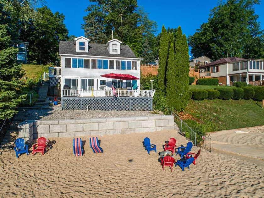 LakeHouse: Private beach/Firepit/Grill/Games - Image 1