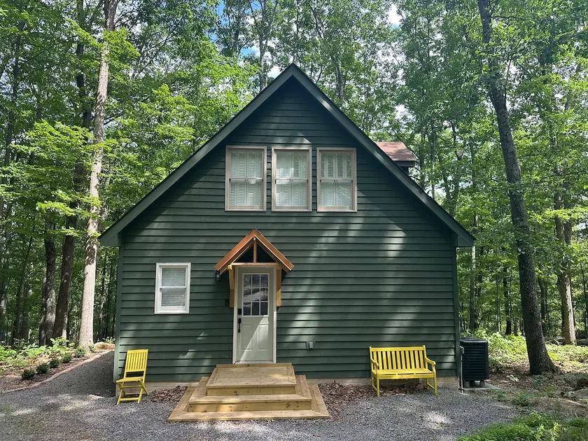 Cabin w/King Bed, Hot Tub - Image 1