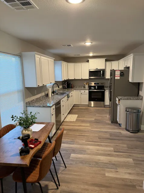 1524 Charmer - Image 1