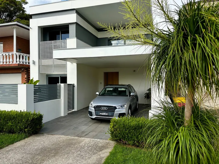 Close to Sydney City and Eastern Beaches - Image 1
