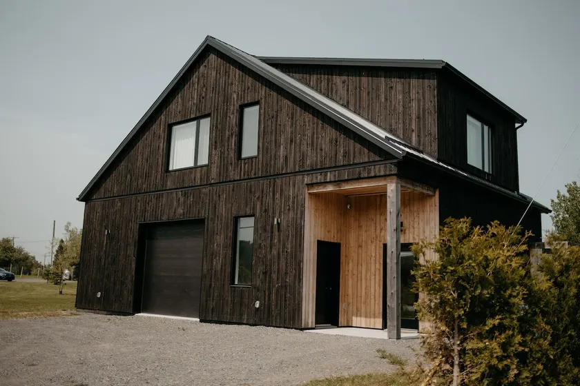 Waterfront loft - Image 1