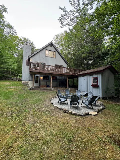 3-Level Cabin Near Lakes and Golf -8 Beds-3 Baths - Image 1
