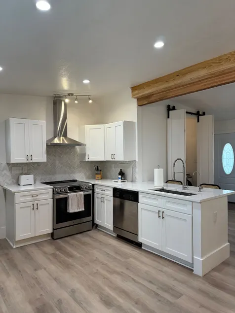 Modern & Cozy Home Mins From Lackland AFB! - Image 1