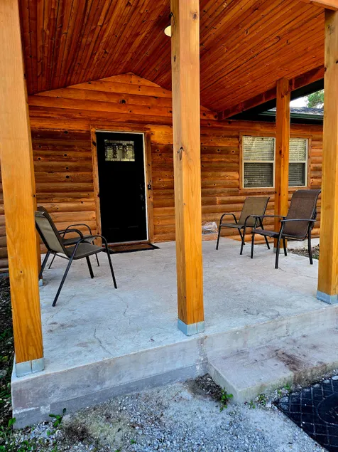 Logans Hideaway Ample parking, firepit, private - Image 1
