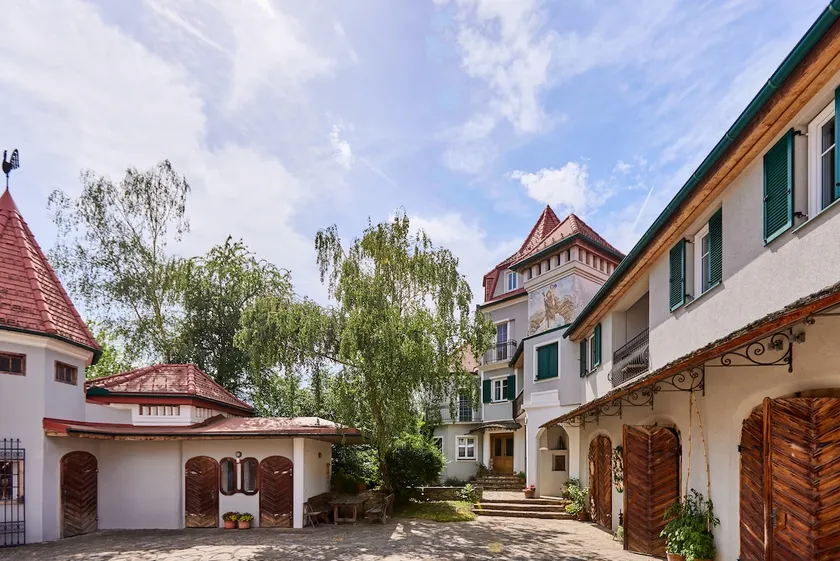 Apartment in the castle - Image 1
