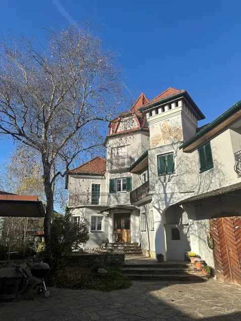 Apartment in the castle - Image 1