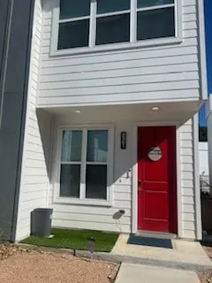 Smart Haven: The Modern Townhome - Image 1