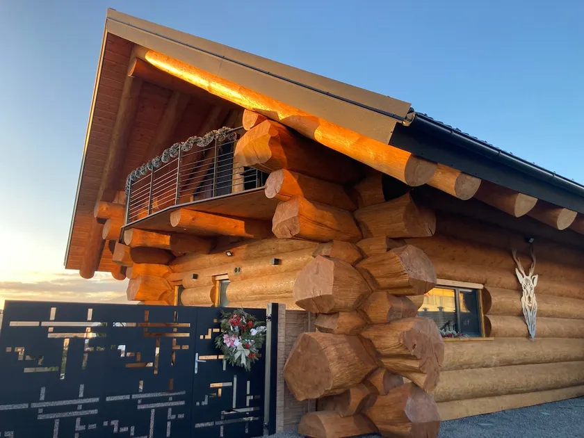 Amia Chalet - Image 1