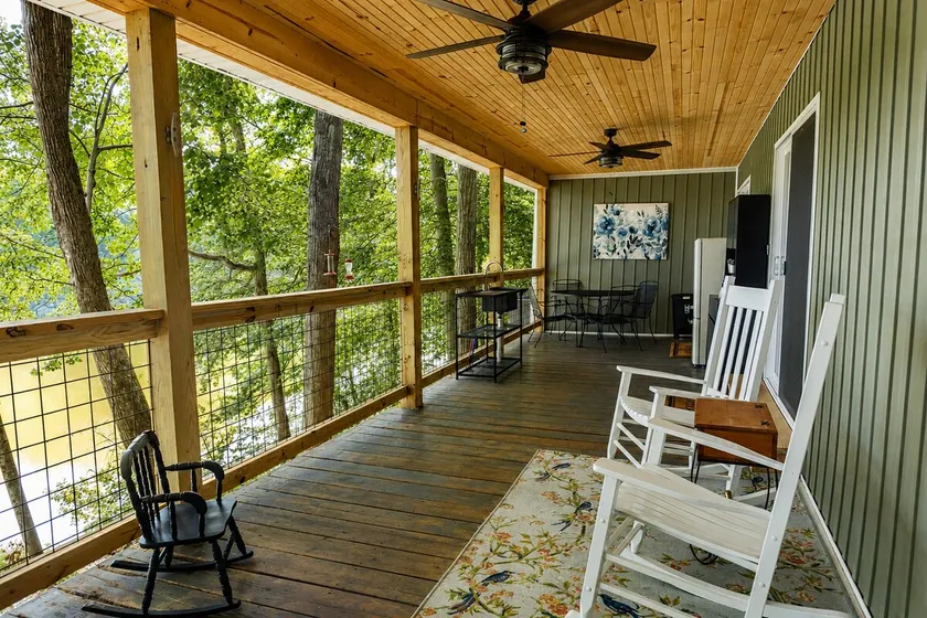 The Lake Shack at Blair’s Bluff - Image 1