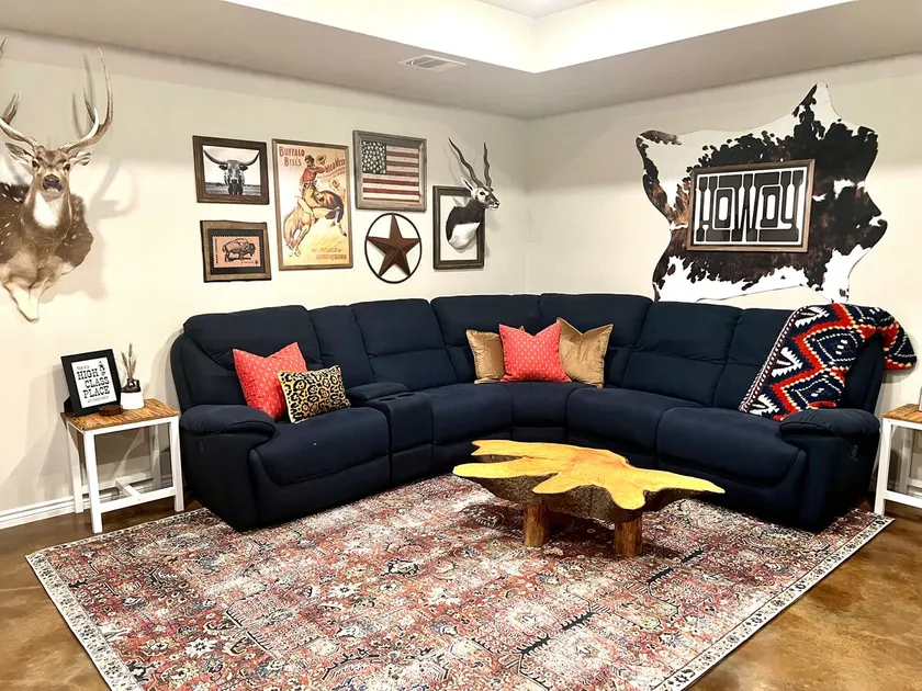 Hankins' Hideaway - Image 1