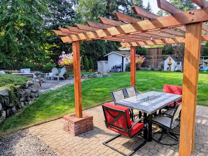 Cozy Family Retreat - Urban Farm with Chickens! - Image 1