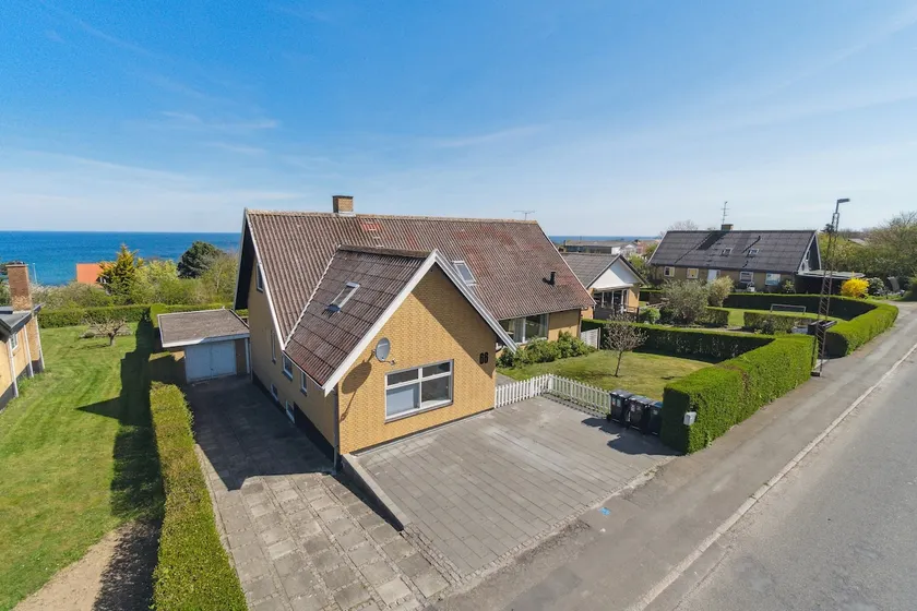 Modern Holiday Home With Sea View In Tejn - Image 1