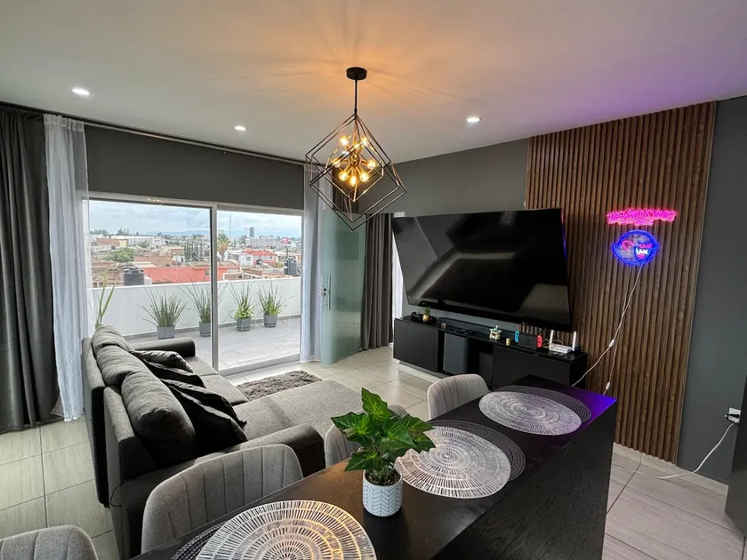 Host's penthouse - Image 1