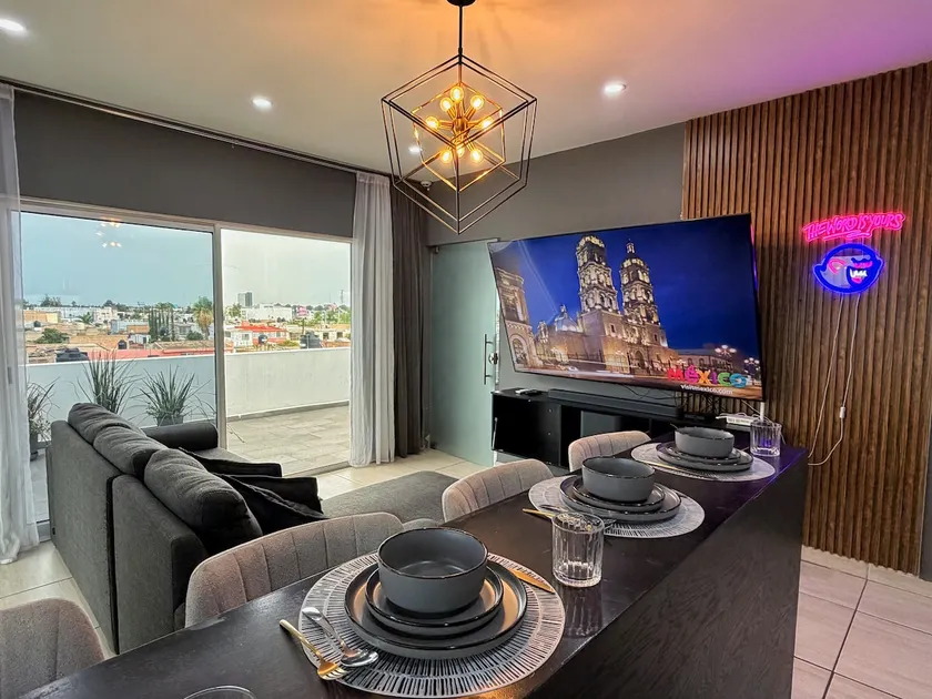 Host's penthouse - Image 1