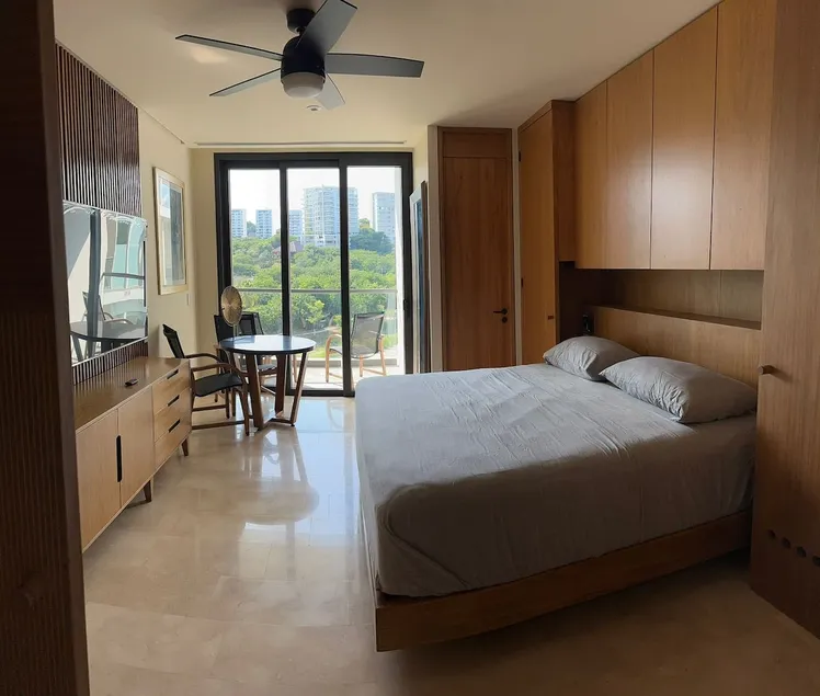 Beachfront apartment - Image 1