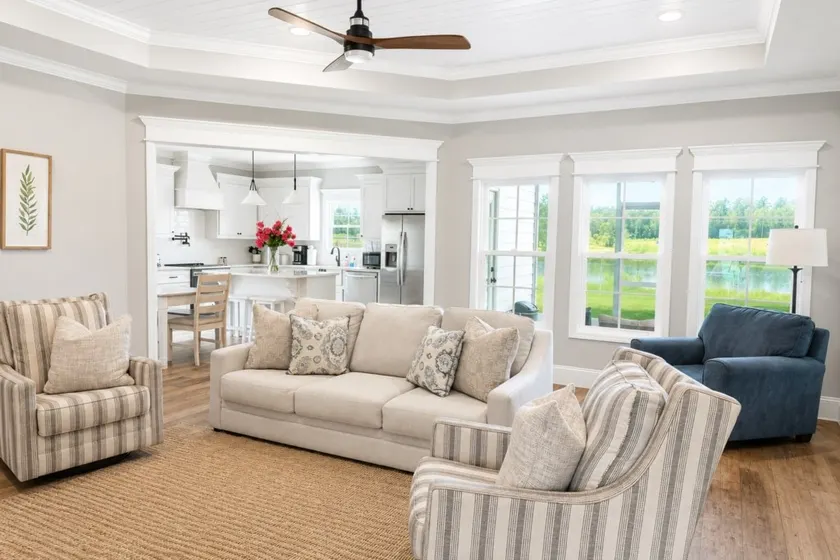 Stunning Waterfront Retreat Spacious 4Br2Ba Home - Image 1