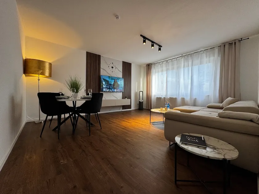 Modern apartment in Marl for up to 6 people - Image 1