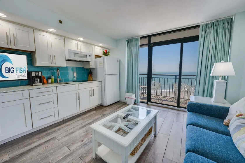 Coastal condo w/ ocean view & resort pools - Image 1