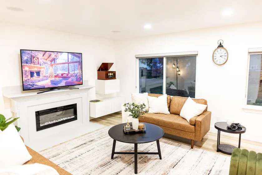 Cozy Home | Stylish and Inviting - Image 1