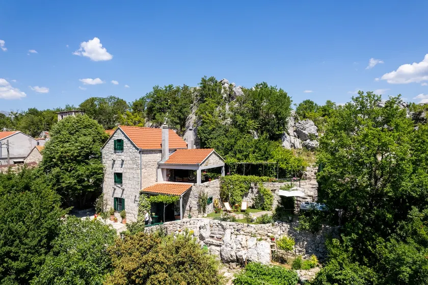 Villa Lipa with hot tub Omiš - Image 1