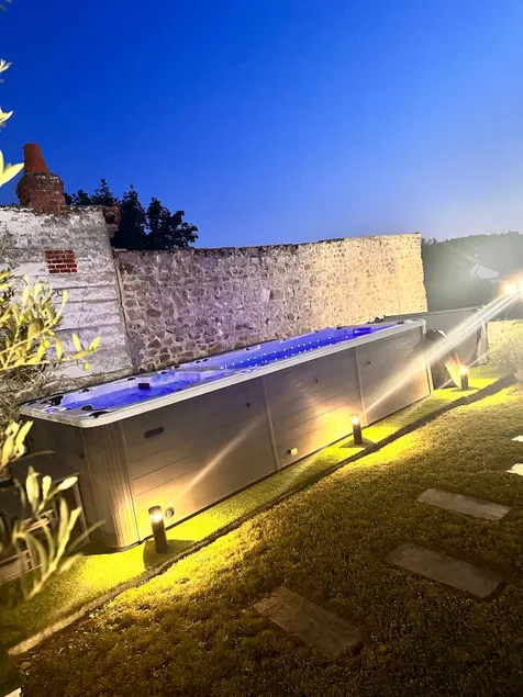 Beautiful Loft Spa Jacuzzi Cinema - Image 1