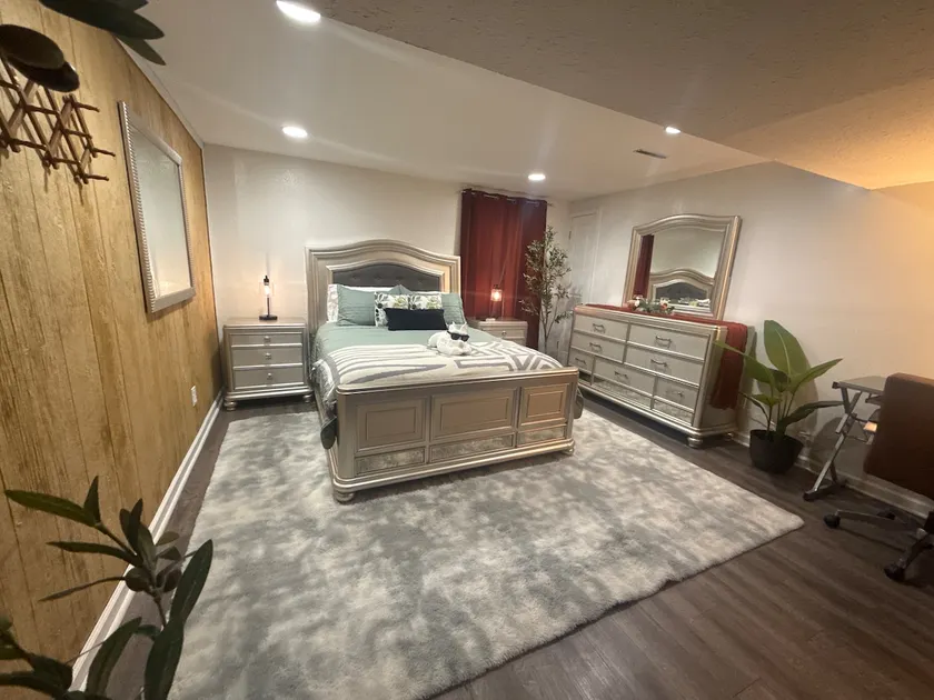 Quiet Home - Downstairs Unit - Image 1