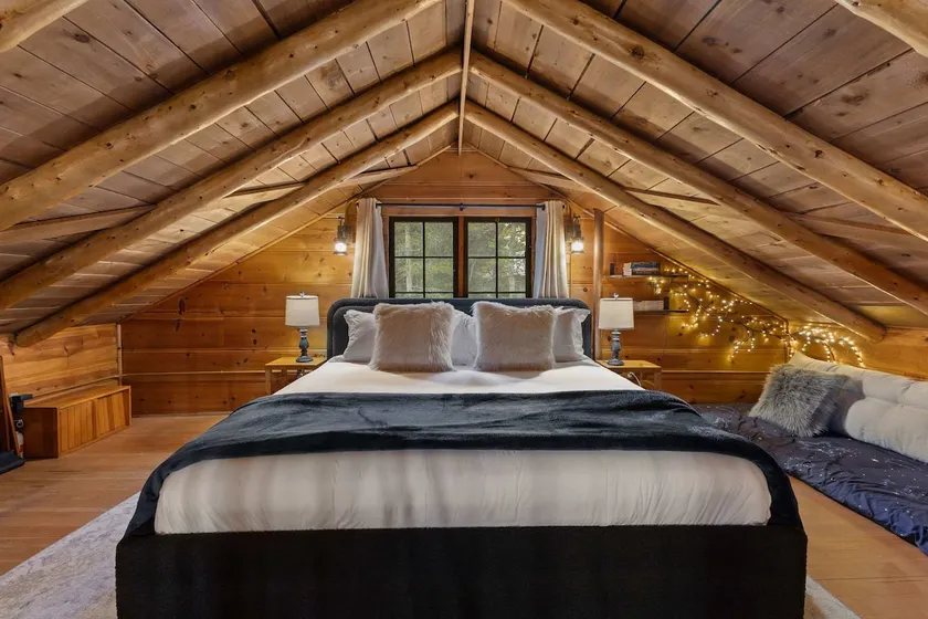 Cozy Updated Cabin w Barrel Sauna EV Charger - Image 1