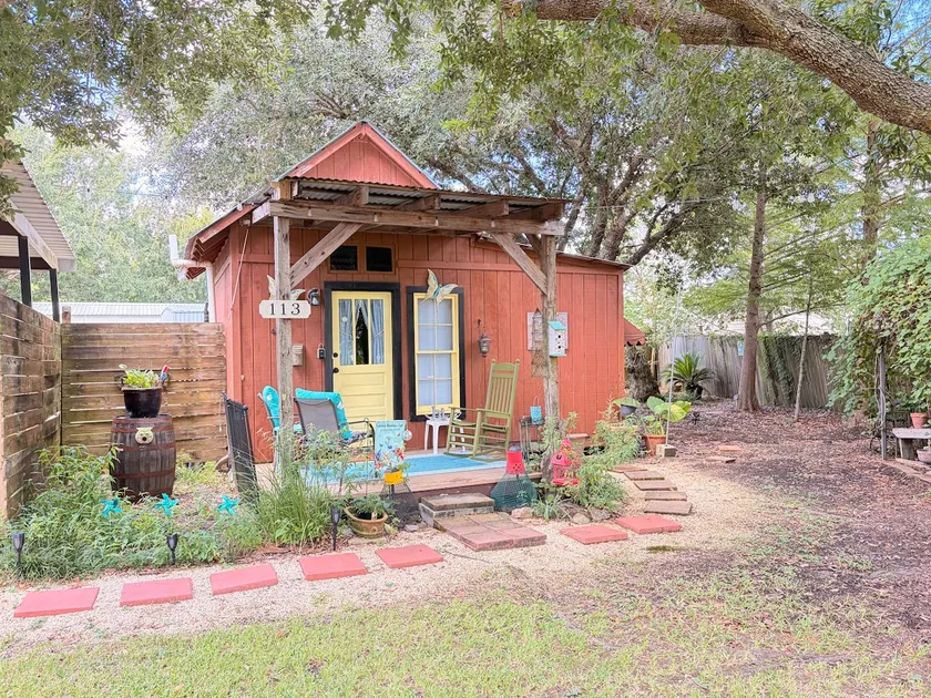 The Cajun Cabin Guest Cottage - Image 1