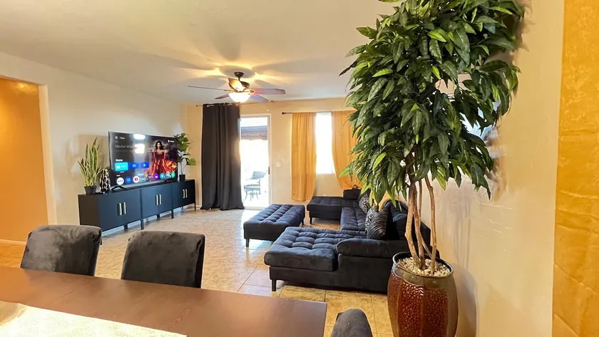 *Family House 8 minutes from Downtown* - Image 1