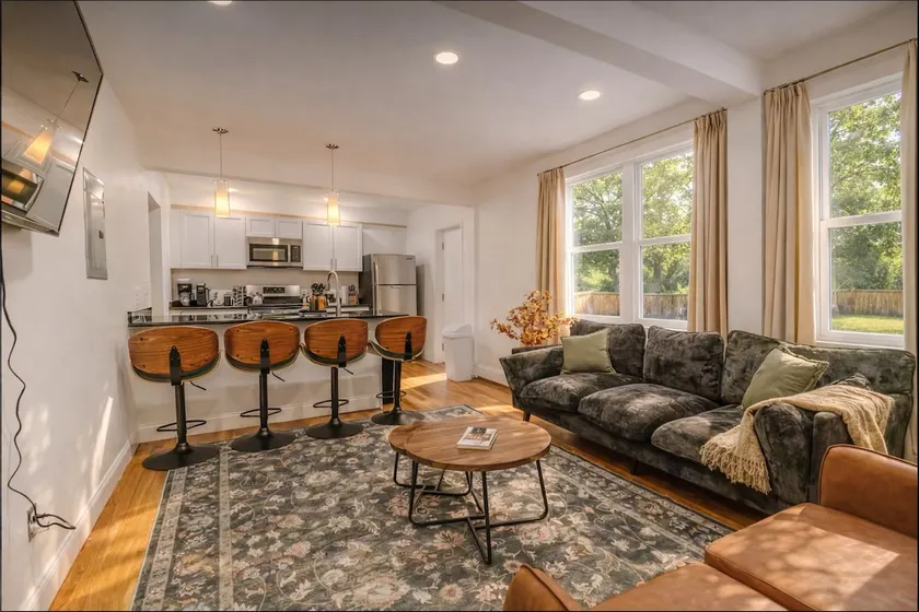 Spacious APT near Harvard/Tufts w/ Free Parking - Image 1